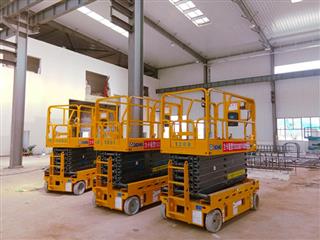 剪叉式高空作業(yè)平臺(tái)